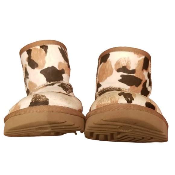UGG | Kids | Cow Print | Classic Mini Boots | S/N 1123619K | Size: US 3 - Picture 2 of 15